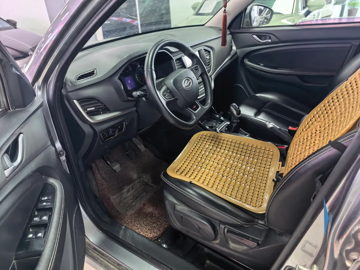 2017 Landwind X2 1.6L 125HP L4 5MT,autocango,china used car exporter,china ev exporter,chinese used car exporter,chinese used ev exporter