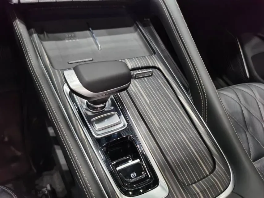 2026 Geely Monjaro 2.0T 272HP L4 8AT,autocango,china used car exporter,china ev exporter,chinese used car exporter,chinese used ev exporter