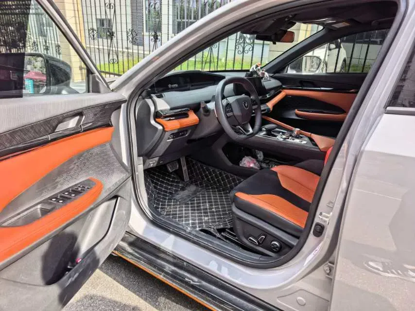 2023 ChangAn UNI-V 2.0T 233HP L4 8AT,autocango,china used car exporter,china ev exporter,chinese used car exporter,chinese used ev exporter