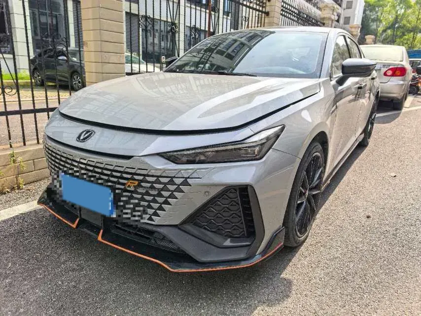 2023 ChangAn UNI-V 2.0T 233HP L4 8AT,autocango,china used car exporter,china ev exporter,chinese used car exporter,chinese used ev exporter