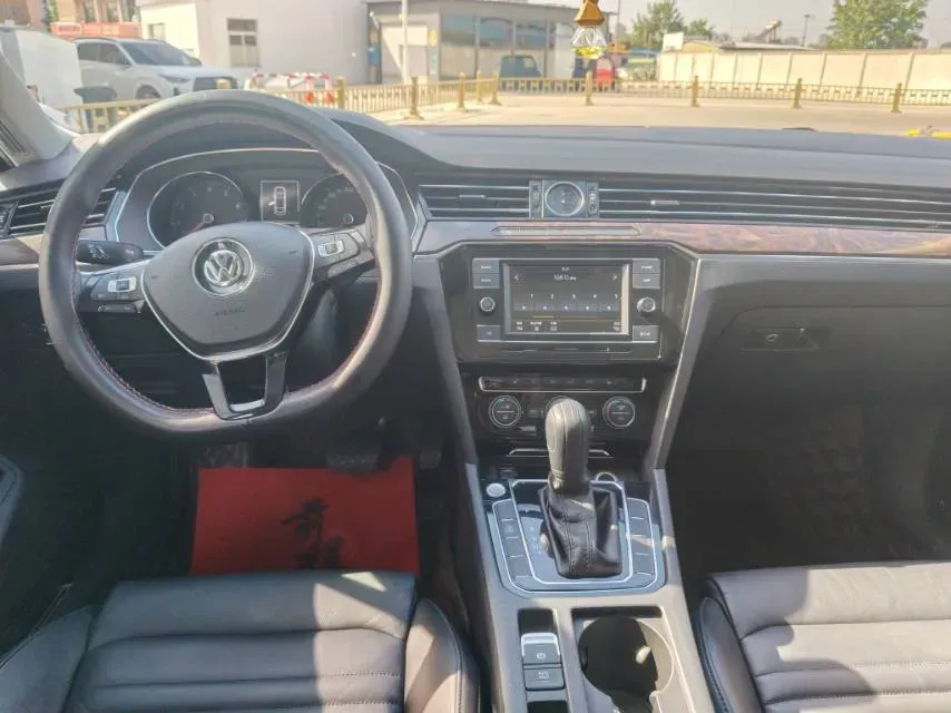 2018 Volkswagen Magotan 1.8T 180HP L4 7DCT,autocango,china used car exporter,china ev exporter,chinese used car exporter,chinese used ev exporter