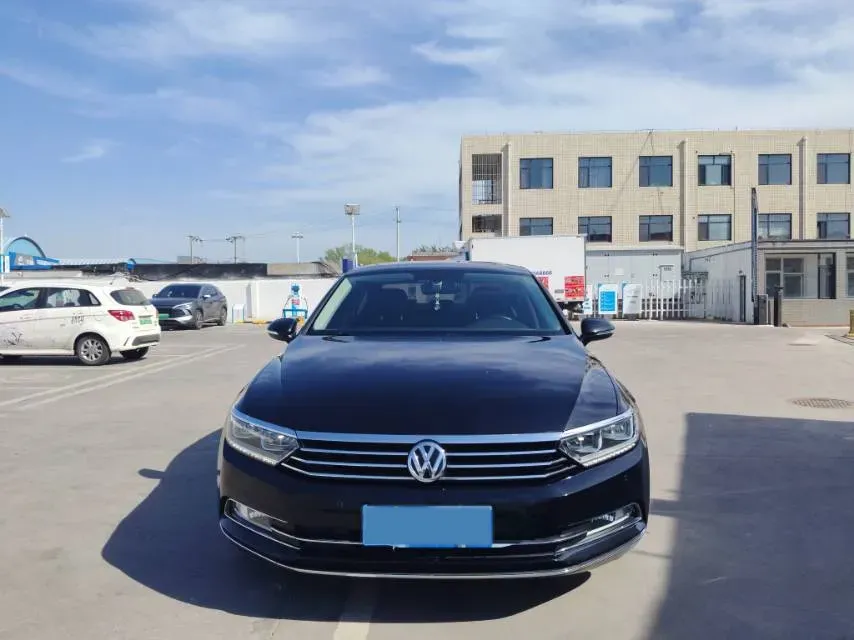 2018 Volkswagen Magotan 1.8T 180HP L4 7DCT,autocango,china used car exporter,china ev exporter,chinese used car exporter,chinese used ev exporter