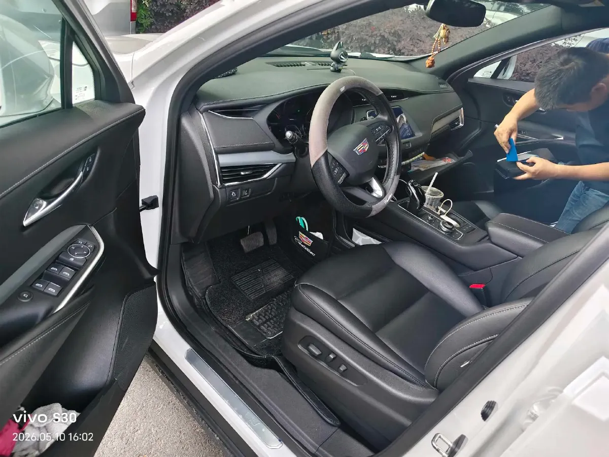 2021 Cadillac XT4 2.0T 237HP L4 9AT,autocango,china used car exporter,china ev exporter,chinese used car exporter,chinese used ev exporter