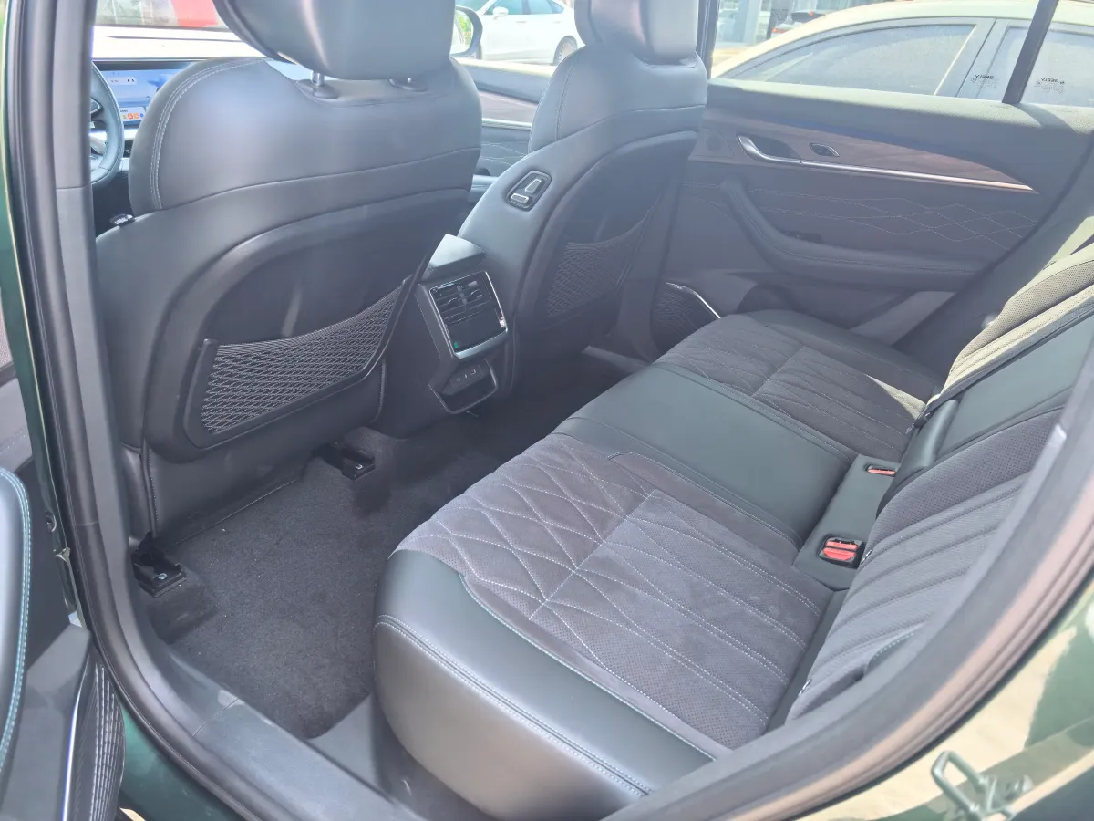 2024 Geely Monjaro 2.0T 238HP L4 8AT,autocango,china used car exporter,china ev exporter,chinese used car exporter,chinese used ev exporter