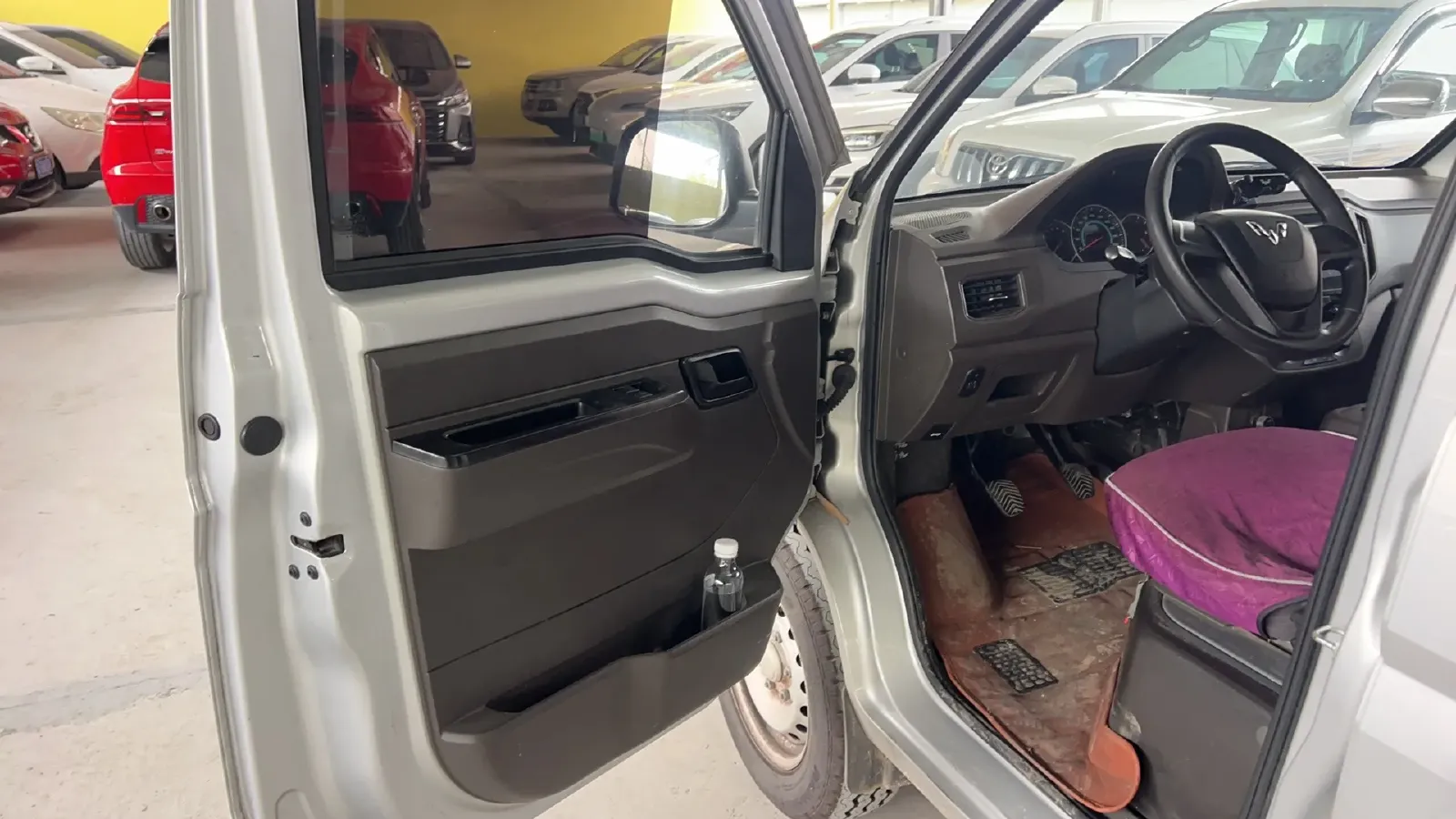 2021 WuLing RongGuang New Truck 1.5L 99HP L4 5MT,autocango,china used car exporter,china ev exporter,chinese used car exporter,chinese used ev exporter