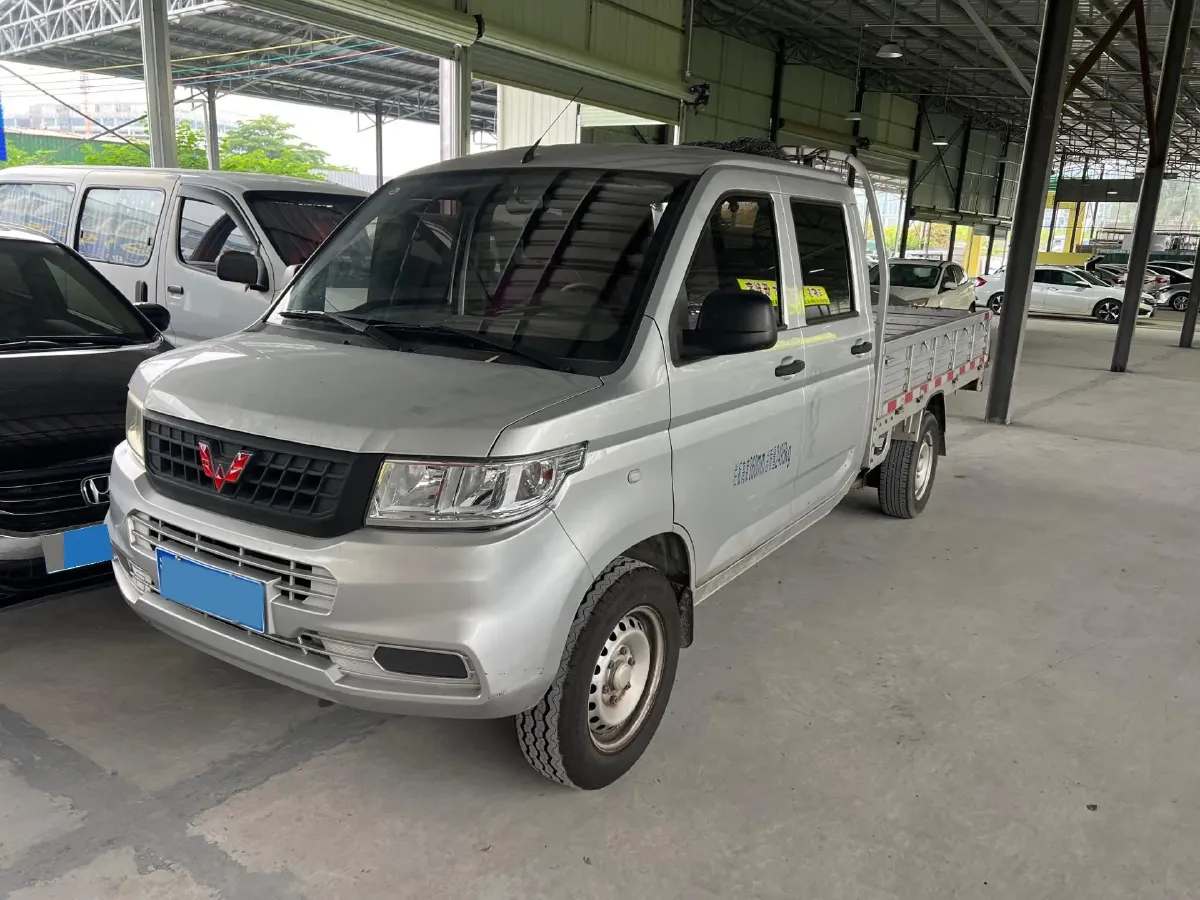 2021 WuLing RongGuang New Truck 1.5L 99HP L4 5MT,autocango,china used car exporter,china ev exporter,chinese used car exporter,chinese used ev exporter