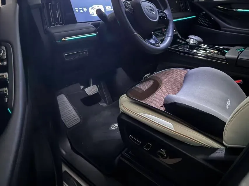 2023 GAC Trumpchi M8 2.0T 190HP L4 E-CVT Hybrid,autocango,china used car exporter,china ev exporter,chinese used car exporter,chinese used ev exporter
