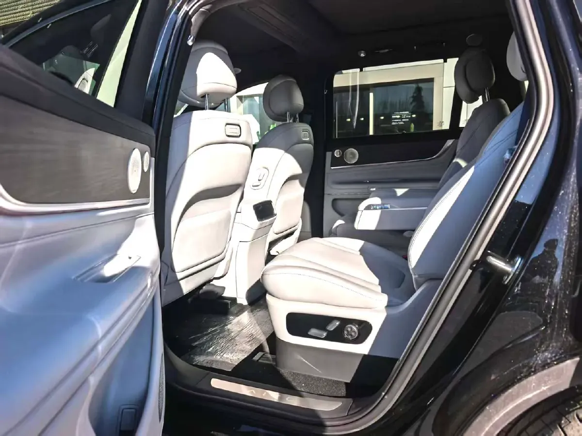 2024 AITO AITO M9 1.5T 152HP L4 REEV 42KWH,autocango,china used car exporter,china ev exporter,chinese used car exporter,chinese used ev exporter