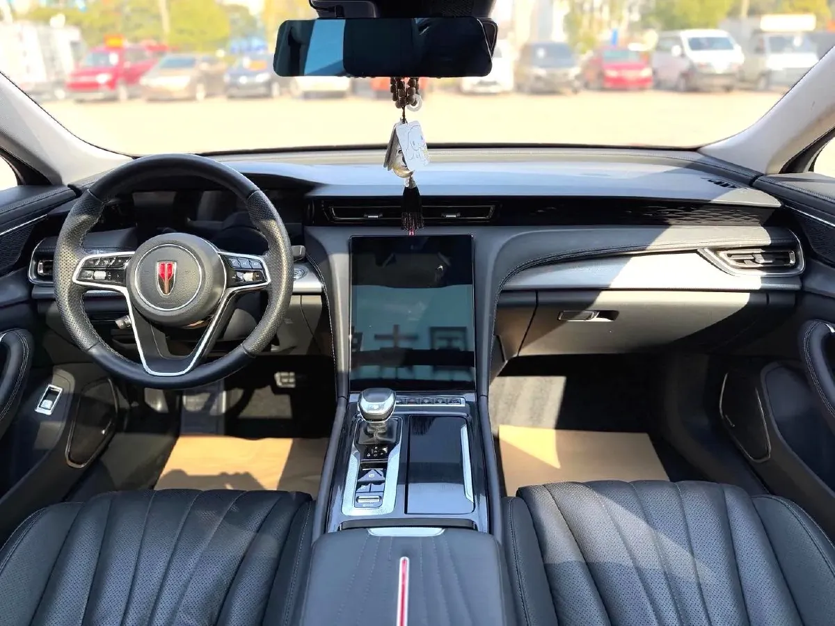 2025 HongQi H5 2.0T 224HP L4 8AT,autocango,china used car exporter,china ev exporter,chinese used car exporter,chinese used ev exporter