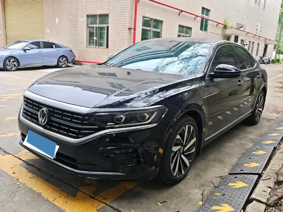 2024 Volkswagen Passat 2.0T 220HP L4 7DCT,autocango,china used car exporter,china ev exporter,chinese used car exporter,chinese used ev exporter