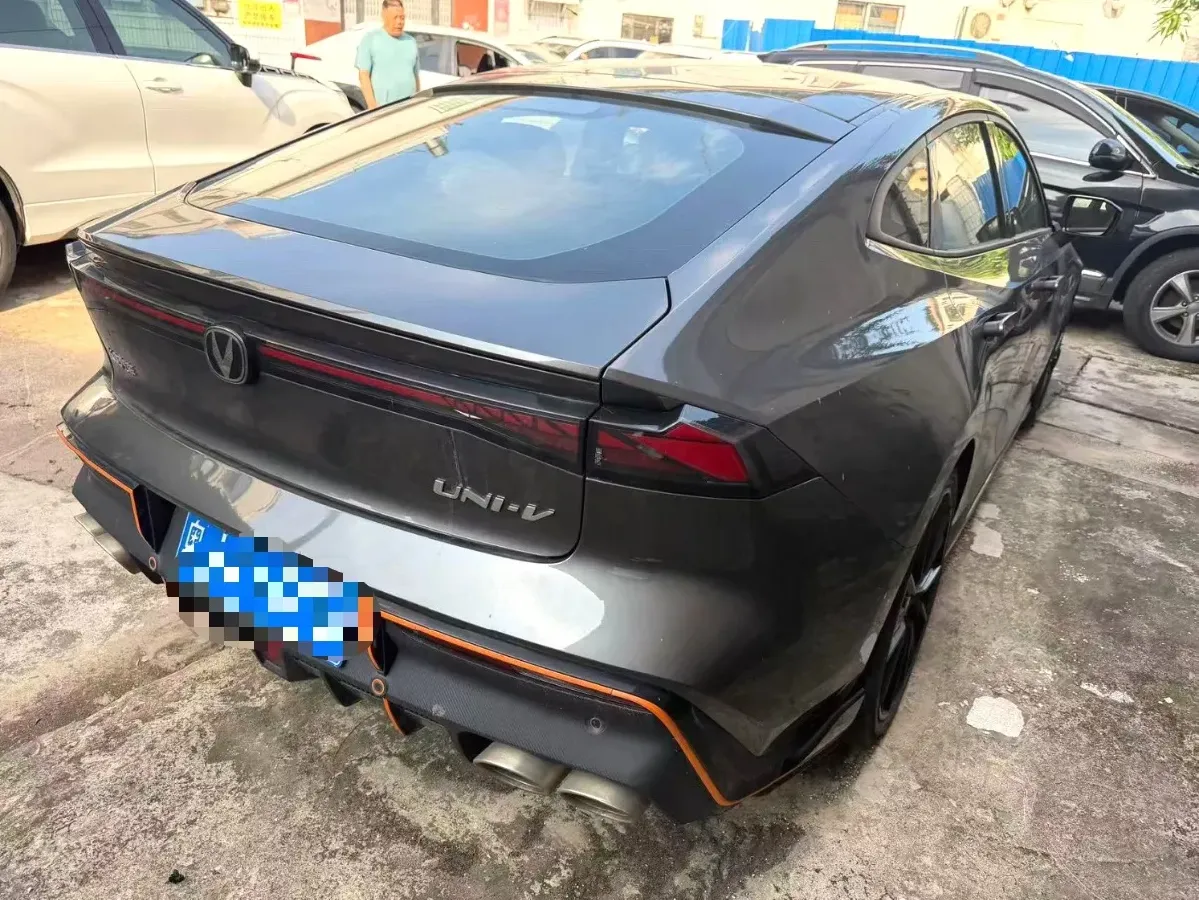 2022 ChangAn UNI-V 1.5T 188HP L4 7DCT,autocango,china used car exporter,china ev exporter,chinese used car exporter,chinese used ev exporter