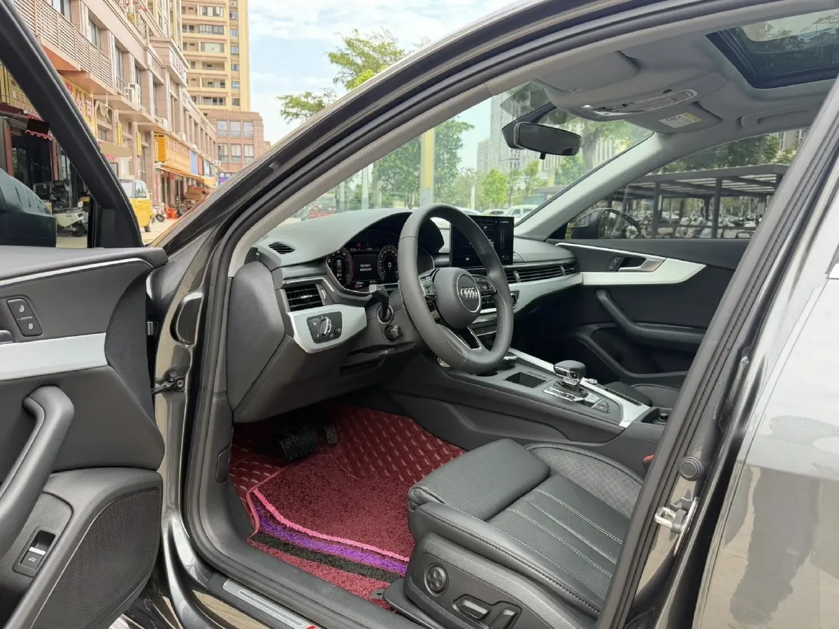 2022 Audi A4L 2.0T 190HP L4 7DCT,autocango,china used car exporter,china ev exporter,chinese used car exporter,chinese used ev exporter