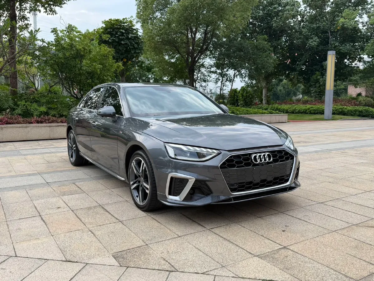 2022 Audi A4L 2.0T 190HP L4 7DCT,autocango,china used car exporter,china ev exporter,chinese used car exporter,chinese used ev exporter