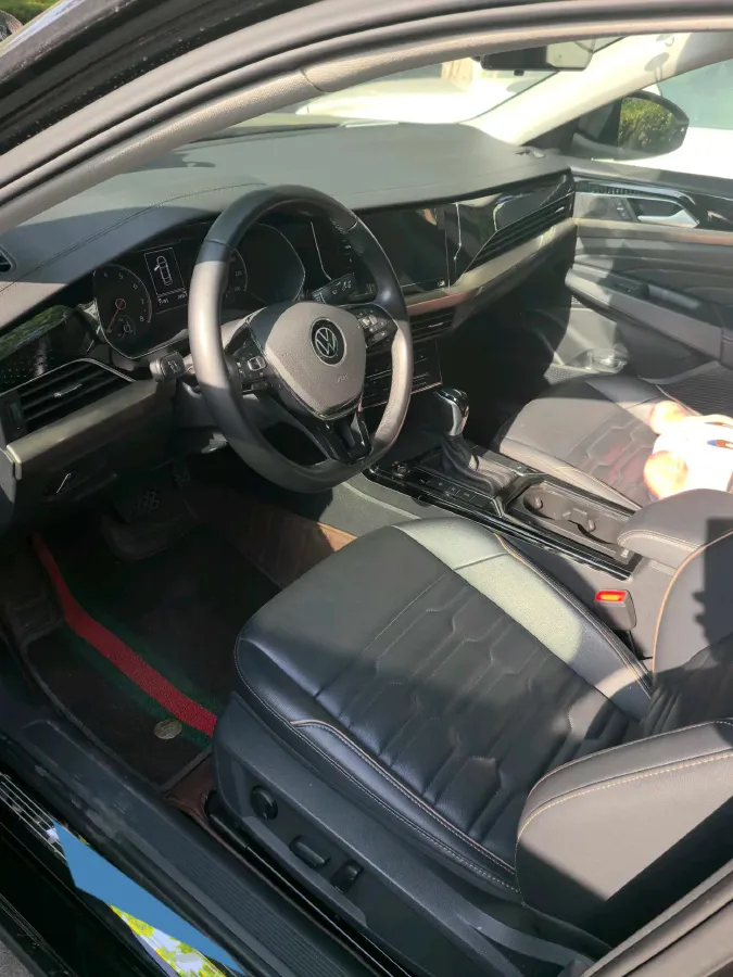 2021 Volkswagen Passat 2.0T 186HP L4 7DCT,autocango,china used car exporter,china ev exporter,chinese used car exporter,chinese used ev exporter