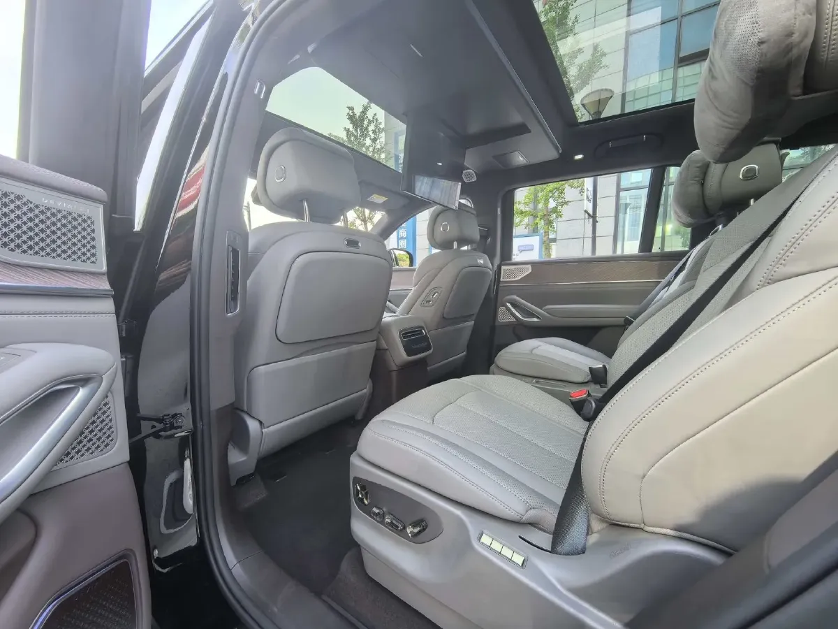 2025 Denza DenzaN9 2.0T 207HP L4 E-CVT PHEV,autocango,china used car exporter,china ev exporter,chinese used car exporter,chinese used ev exporter