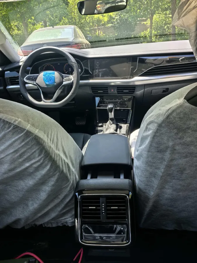 2024 Volkswagen Passat 2.0T 186HP L4 7DCT,autocango,china used car exporter,china ev exporter,chinese used car exporter,chinese used ev exporter