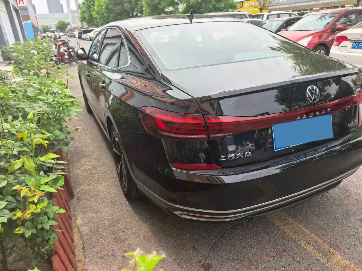 2024 Volkswagen Passat 2.0T 220HP L4 7DCT,autocango,china used car exporter,china ev exporter,chinese used car exporter,chinese used ev exporter