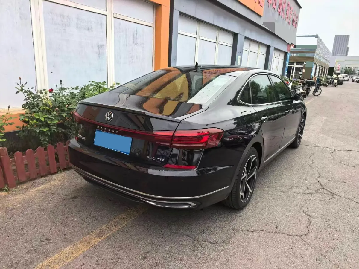2024 Volkswagen Passat 2.0T 220HP L4 7DCT,autocango,china used car exporter,china ev exporter,chinese used car exporter,chinese used ev exporter