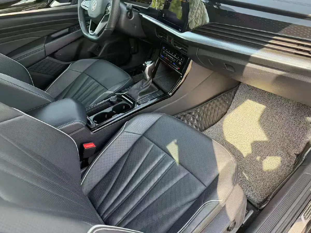 2024 Volkswagen Passat 2.0T 220HP L4 7DCT,autocango,china used car exporter,china ev exporter,chinese used car exporter,chinese used ev exporter