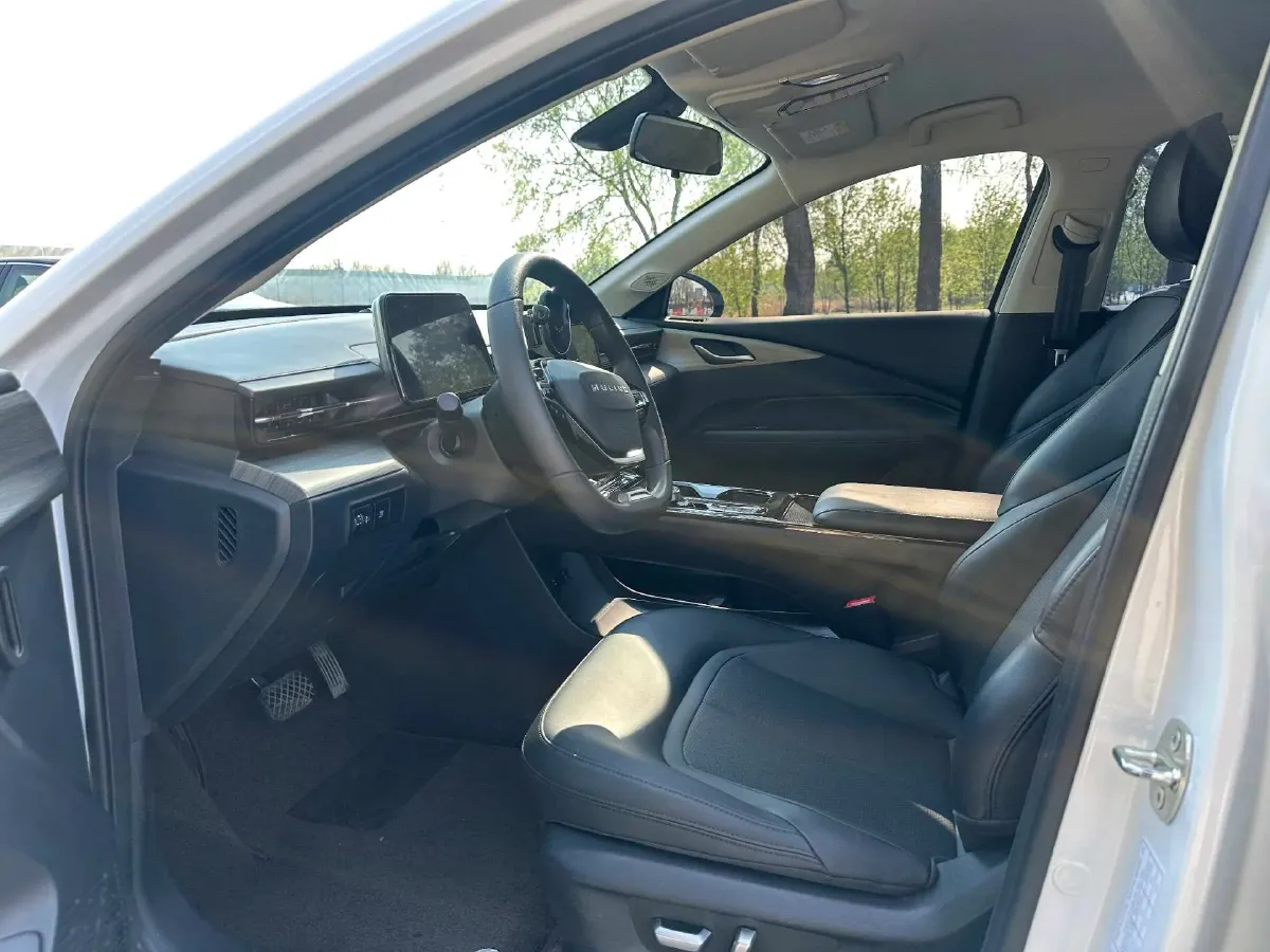 2024 WuLing XingGuang 1.5L 106HP L4 E-CVT PHEV 9.5KWH,autocango,china used car exporter,china ev exporter,chinese used car exporter,chinese used ev exporter