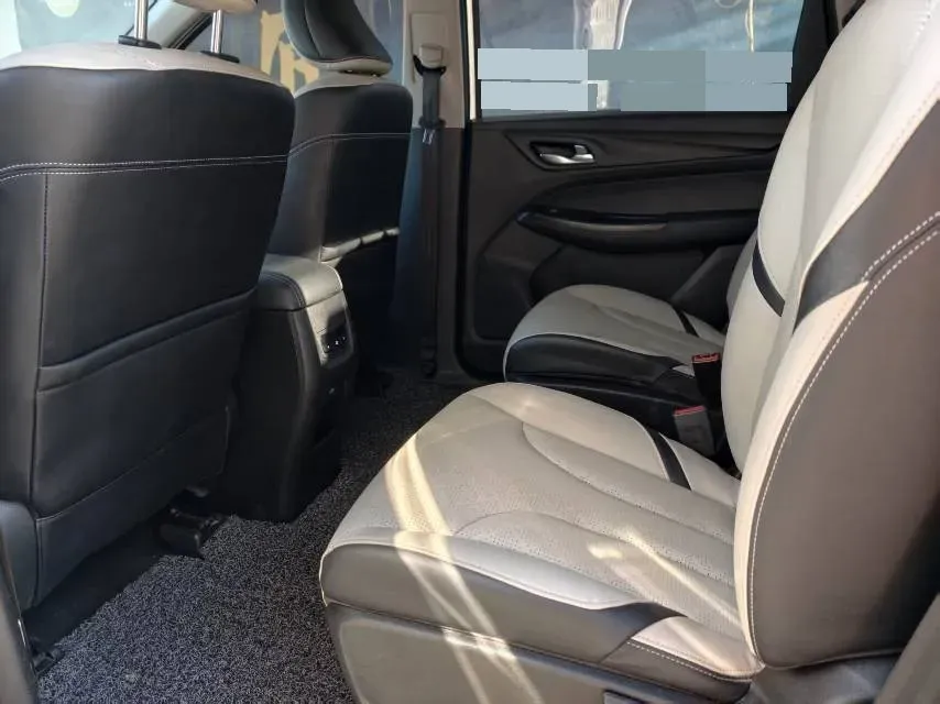 2019 BaoJun 730 1.5T 147HP L4 6MT,autocango,china used car exporter,china ev exporter,chinese used car exporter,chinese used ev exporter