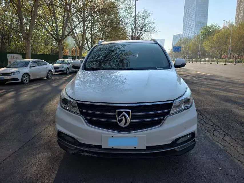 2019 BaoJun 730 1.5T 147HP L4 6MT,autocango,china used car exporter,china ev exporter,chinese used car exporter,chinese used ev exporter