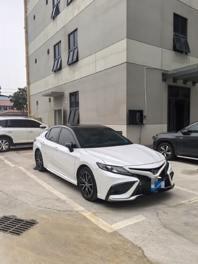 2023 Toyota Camry 2.5L 207HP L4 8AT,autocango,china used car exporter,china ev exporter,chinese used car exporter,chinese used ev exporter