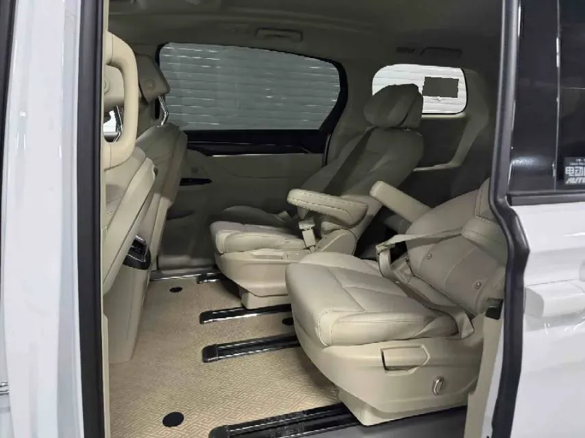 2022 Buick GL8 2.0T 237HP L4 9AT,autocango,china used car exporter,china ev exporter,chinese used car exporter,chinese used ev exporter
