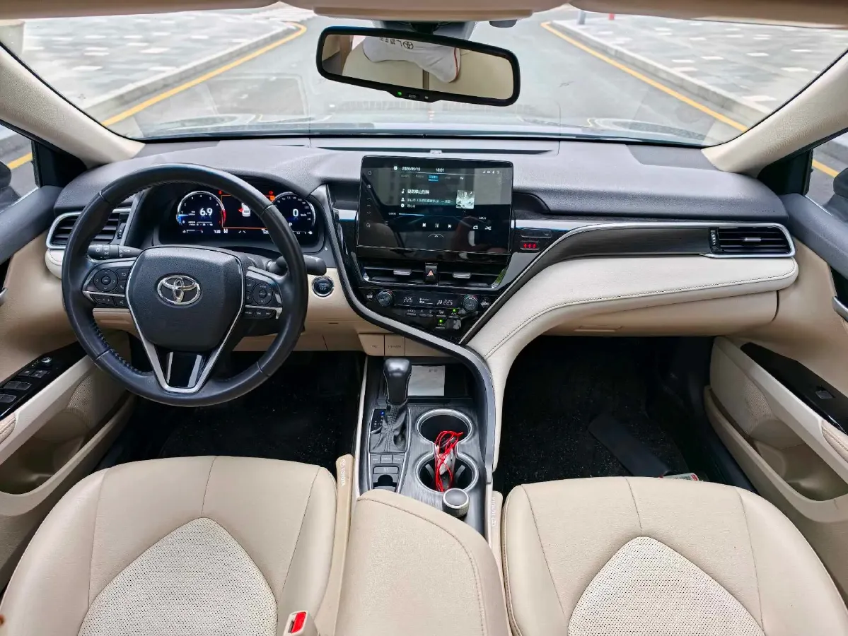 2021 Toyota Camry 2.5L 209HP L4 8AT,autocango,china used car exporter,china ev exporter,chinese used car exporter,chinese used ev exporter