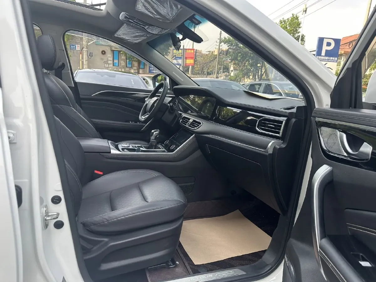 2021 Jetour X90 Plus 1.5T 156HP L4 6MT,autocango,china used car exporter,china ev exporter,chinese used car exporter,chinese used ev exporter