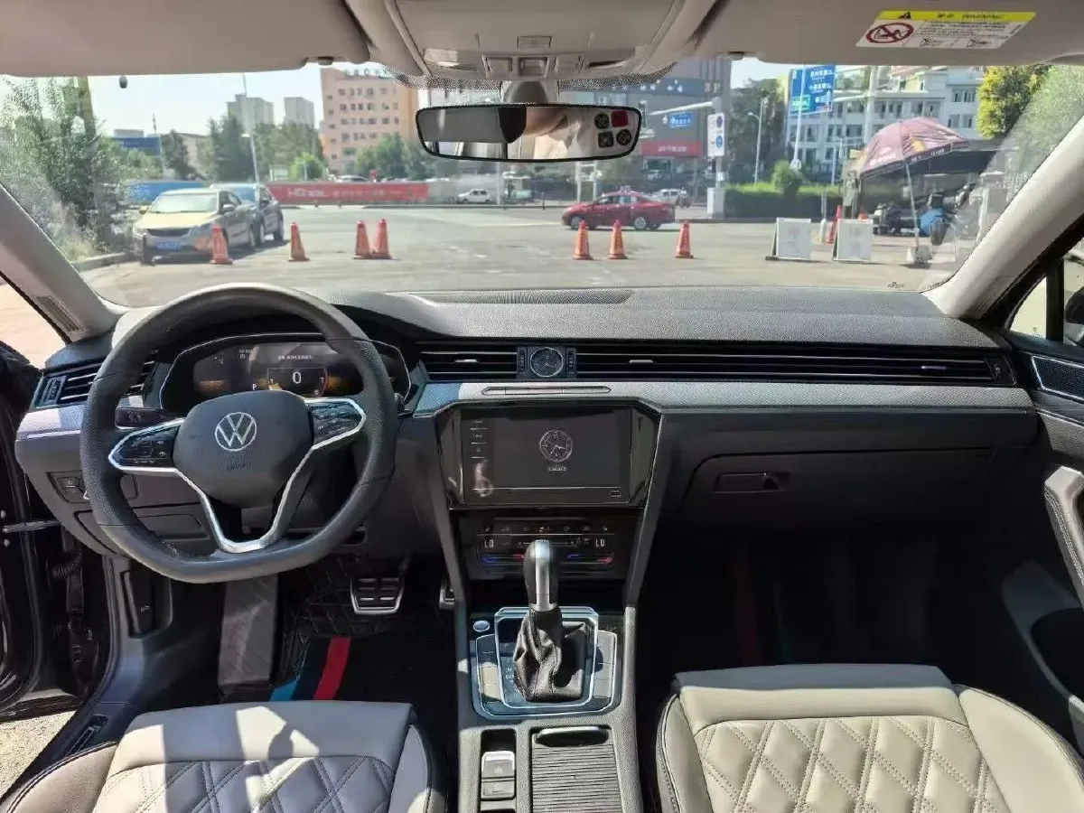 2024 Volkswagen Magotan 2.0T 186HP L4 7DCT,autocango,china used car exporter,china ev exporter,chinese used car exporter,chinese used ev exporter