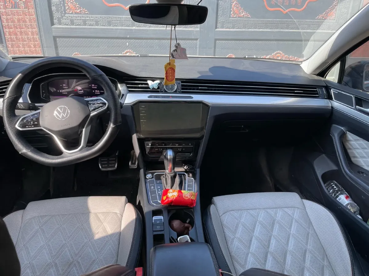 2023 Volkswagen Magotan 2.0T 220HP L4 7DCT,autocango,china used car exporter,china ev exporter,chinese used car exporter,chinese used ev exporter
