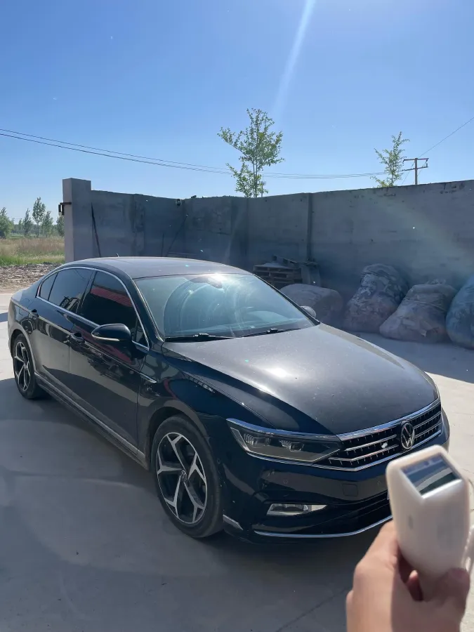 2023 Volkswagen Magotan 2.0T 220HP L4 7DCT,autocango,china used car exporter,china ev exporter,chinese used car exporter,chinese used ev exporter