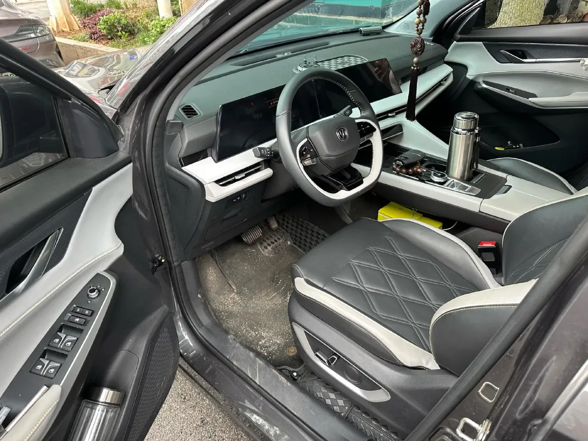 2023 ChangAn CS75 Plus 1.5T 188HP L4 8AT,autocango,china used car exporter,china ev exporter,chinese used car exporter,chinese used ev exporter