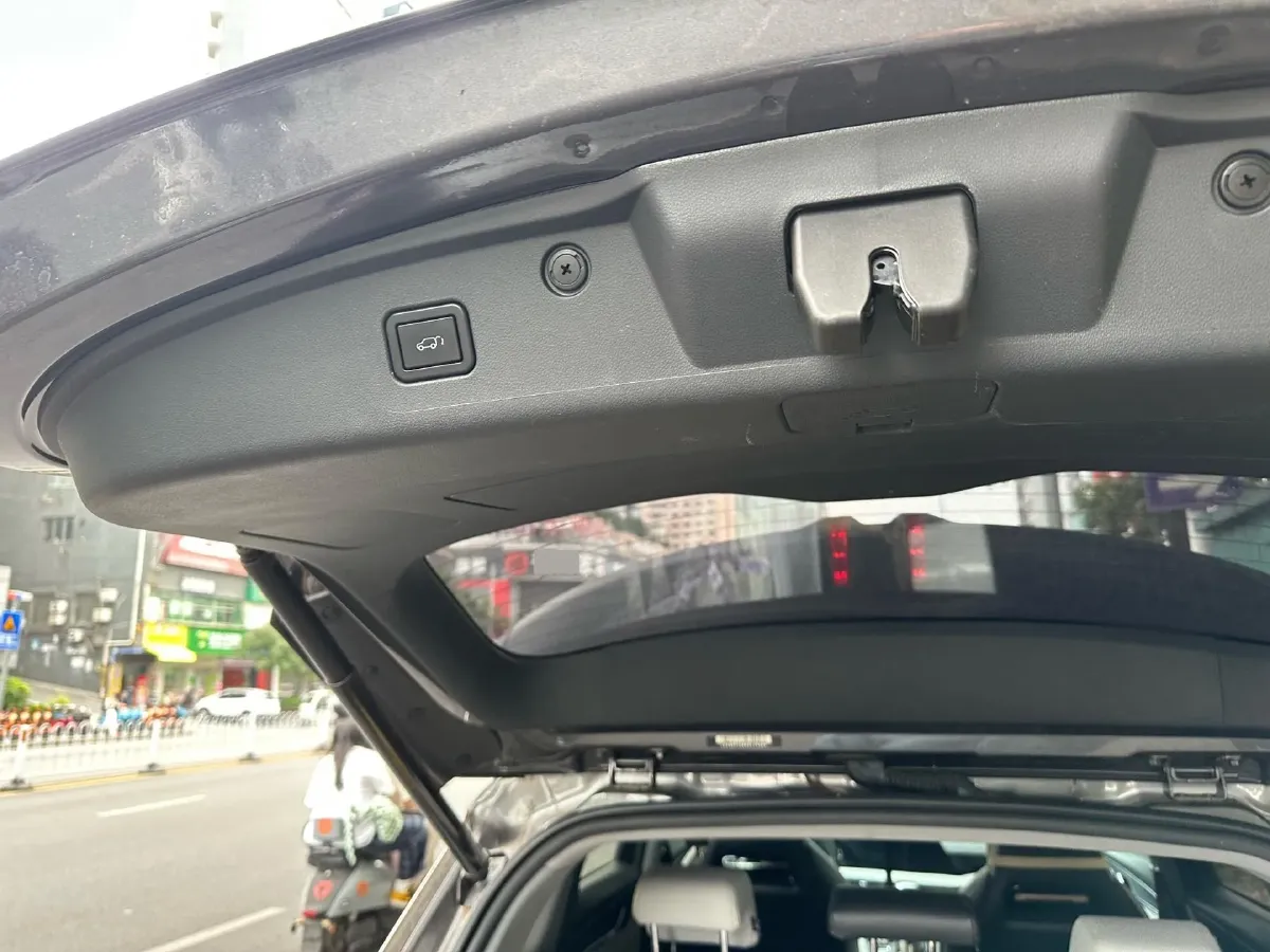2023 ChangAn CS75 Plus 1.5T 188HP L4 8AT,autocango,china used car exporter,china ev exporter,chinese used car exporter,chinese used ev exporter
