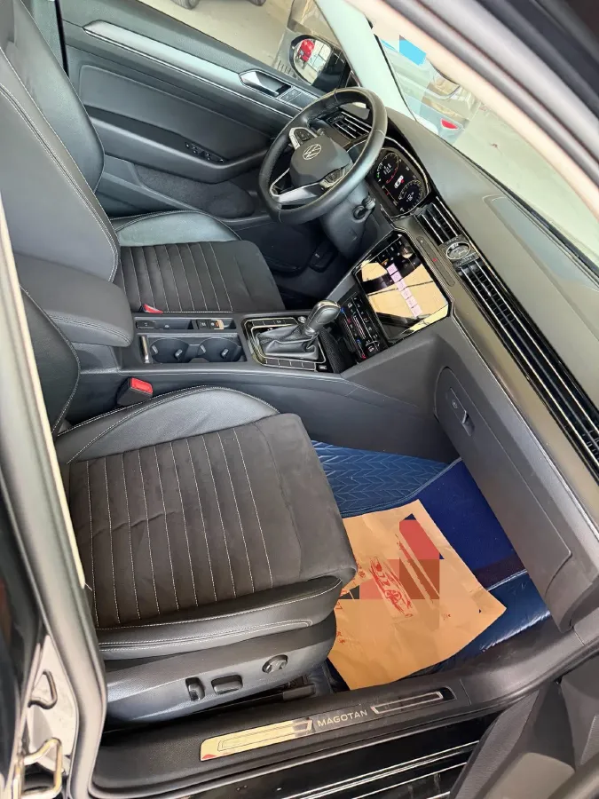 2021 Volkswagen Magotan 2.0T 186HP L4 7DCT,autocango,china used car exporter,china ev exporter,chinese used car exporter,chinese used ev exporter