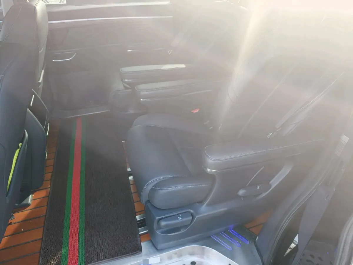 2021 GAC Trumpchi M8 2.0T 252HP L4 8AT,autocango,china used car exporter,china ev exporter,chinese used car exporter,chinese used ev exporter