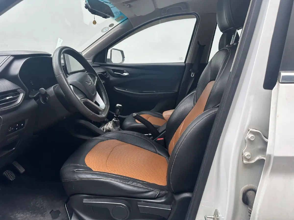 2018 WuLing HongGuang S3 1.5L 112HP L4 6MT,autocango,china used car exporter,china ev exporter,chinese used car exporter,chinese used ev exporter