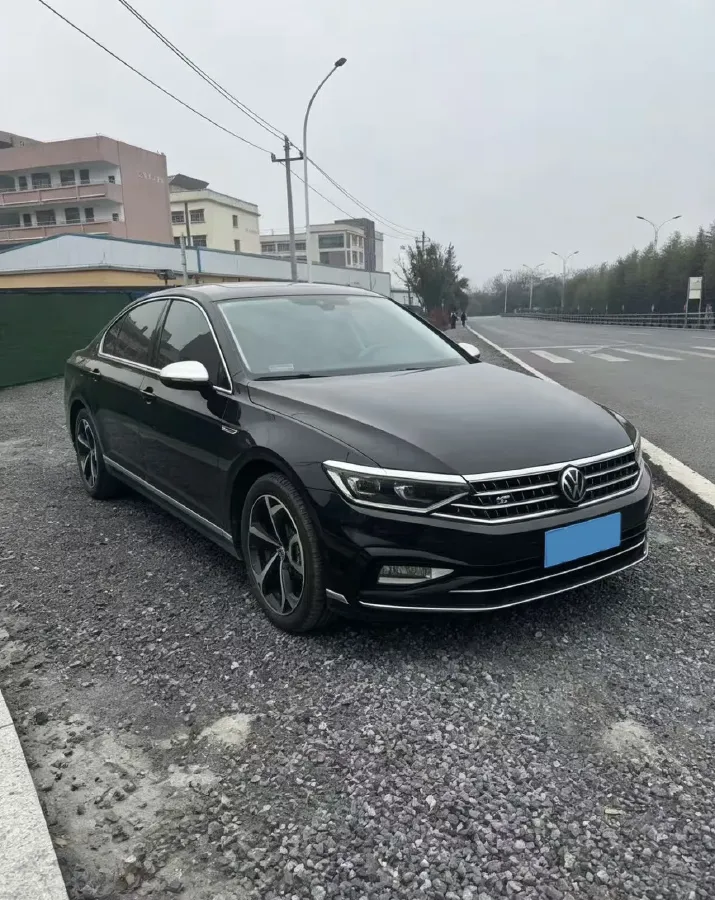 2023 Volkswagen Magotan 2.0T 186HP L4 7DCT,autocango,china used car exporter,china ev exporter,chinese used car exporter,chinese used ev exporter