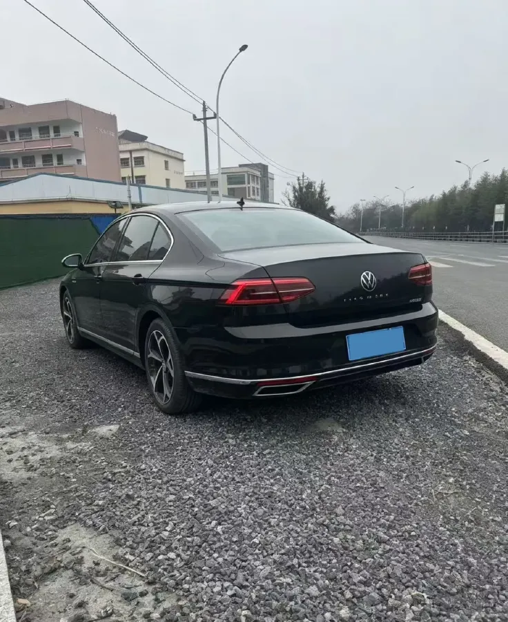 2023 Volkswagen Magotan 2.0T 186HP L4 7DCT,autocango,china used car exporter,china ev exporter,chinese used car exporter,chinese used ev exporter