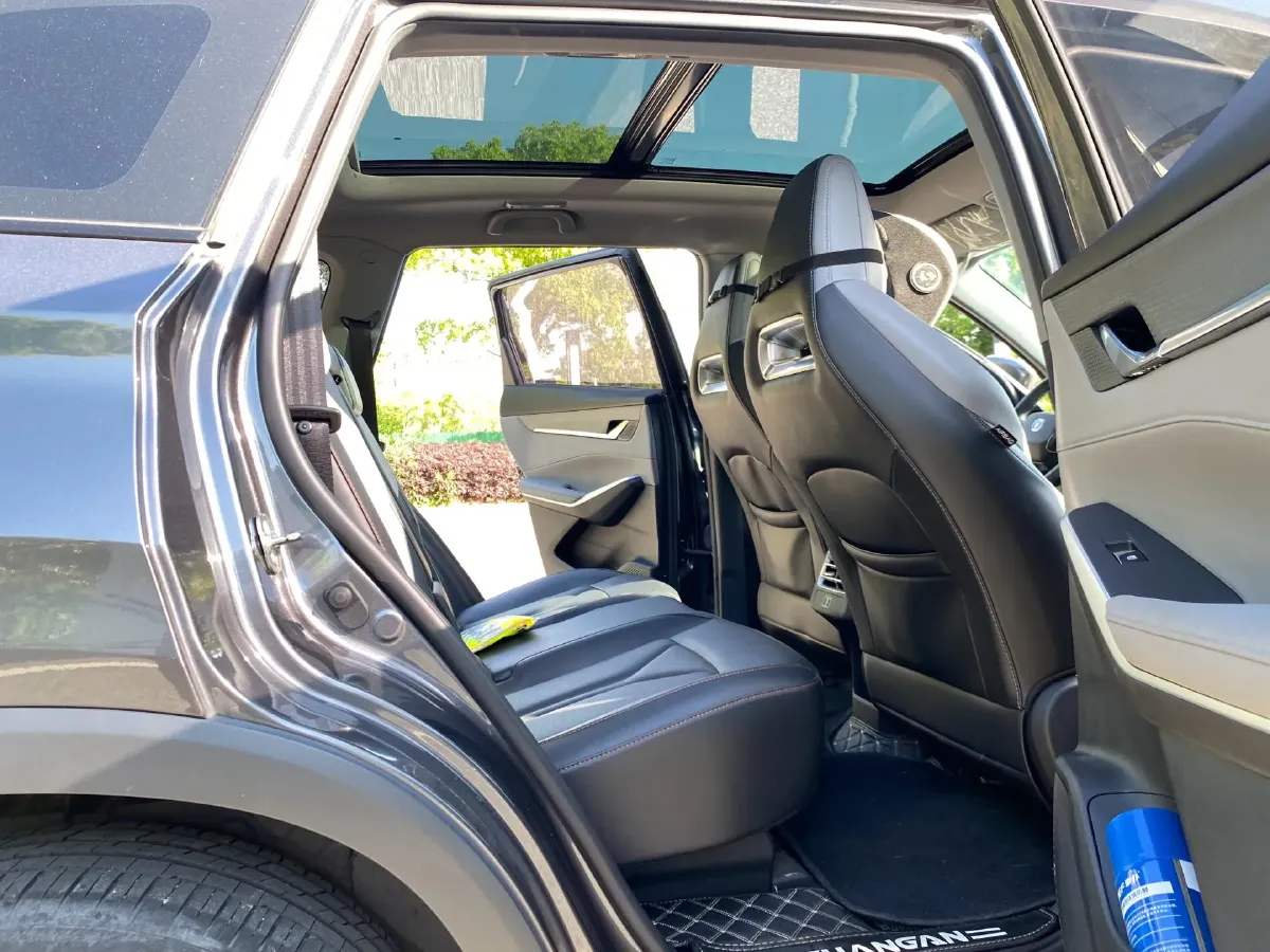 2023 ChangAn CS75 Plus 1.5T 188HP L4 8AT,autocango,china used car exporter,china ev exporter,chinese used car exporter,chinese used ev exporter