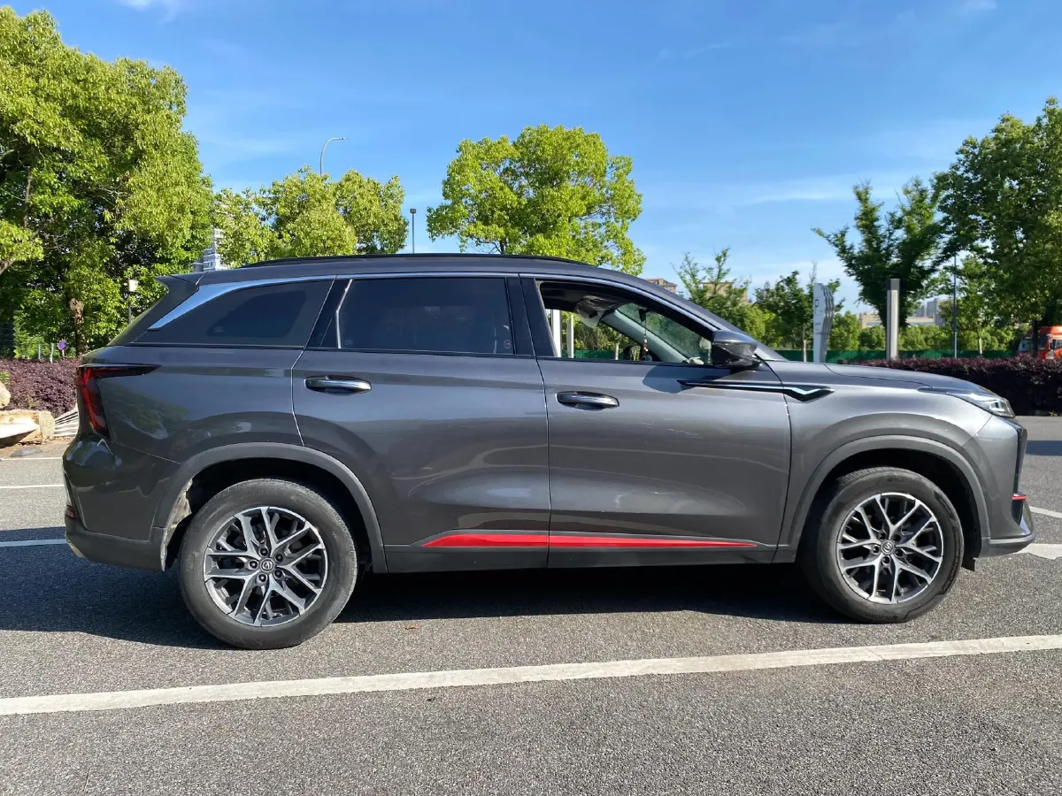 2023 ChangAn CS75 Plus 1.5T 188HP L4 8AT,autocango,china used car exporter,china ev exporter,chinese used car exporter,chinese used ev exporter