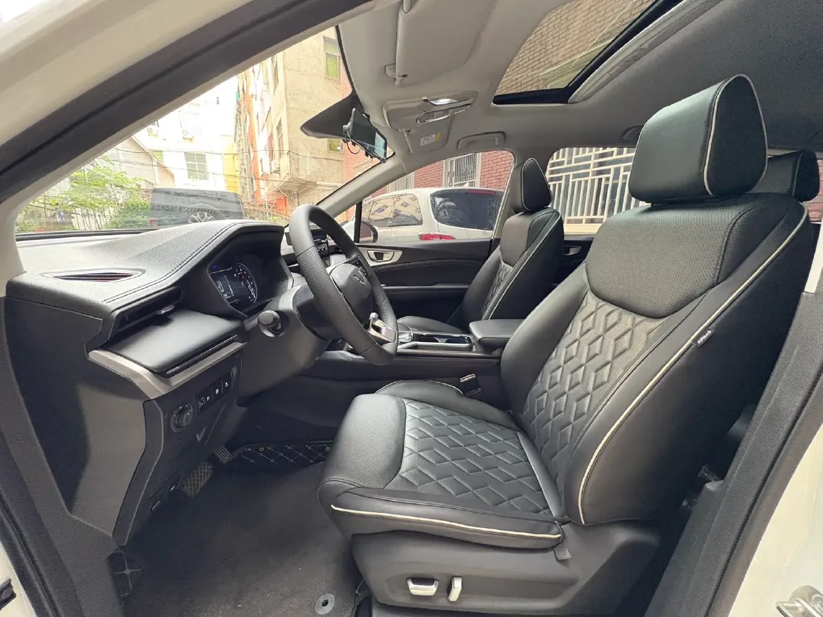 2022 Venucia T60 1.6L 126HP L4 CVT,autocango,china used car exporter,china ev exporter,chinese used car exporter,chinese used ev exporter