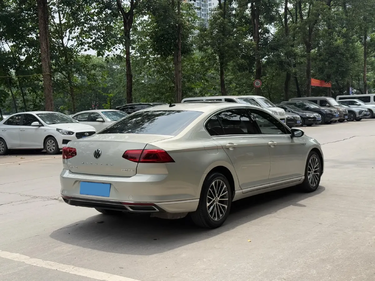 2020 Volkswagen Magotan 2.0T 186HP L4 7DCT,autocango,china used car exporter,china ev exporter,chinese used car exporter,chinese used ev exporter
