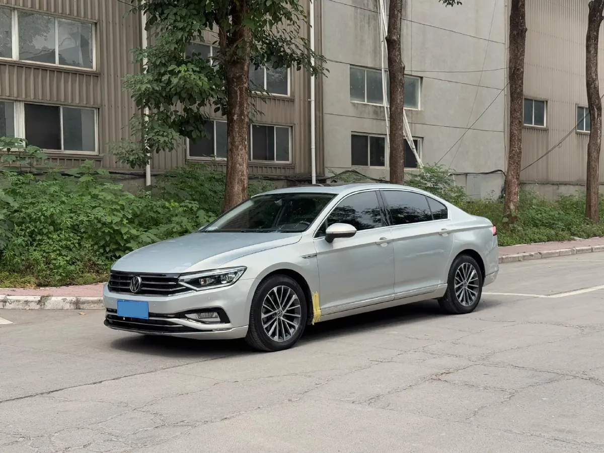 2020 Volkswagen Magotan 2.0T 186HP L4 7DCT,autocango,china used car exporter,china ev exporter,chinese used car exporter,chinese used ev exporter