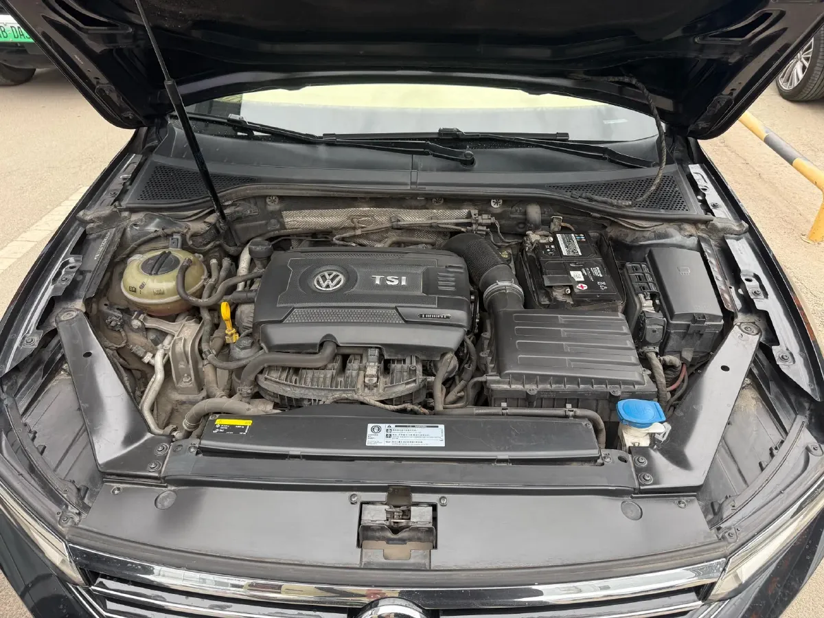 2018 Volkswagen Magotan 1.8T 180HP L4 7DCT,autocango,china used car exporter,china ev exporter,chinese used car exporter,chinese used ev exporter