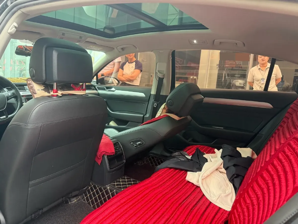 2018 Volkswagen Magotan 1.8T 180HP L4 7DCT,autocango,china used car exporter,china ev exporter,chinese used car exporter,chinese used ev exporter