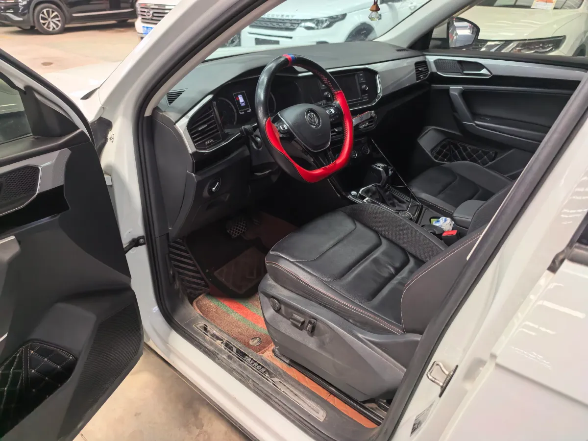 2019 MINI CLUBMAN 1.5T 102HP L3 6AT,autocango,china used car exporter,china ev exporter,chinese used car exporter,chinese used ev exporter
