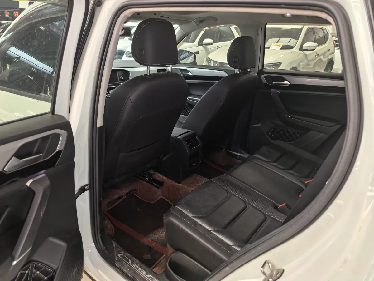 2019 MINI CLUBMAN 1.5T 102HP L3 6AT,autocango,china used car exporter,china ev exporter,chinese used car exporter,chinese used ev exporter