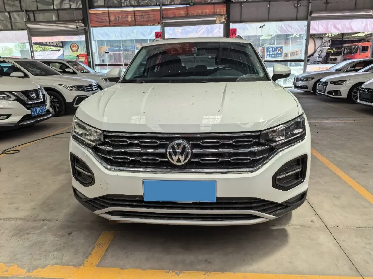 2019 MINI CLUBMAN 1.5T 102HP L3 6AT,autocango,china used car exporter,china ev exporter,chinese used car exporter,chinese used ev exporter